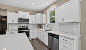 5816 Allerton Dr, Ames, IA 50014