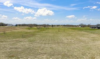 160 Rolling Hills Blvd, Alvord, TX 76225