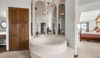 523 Lathrop Ave, Algonac, MI 48001