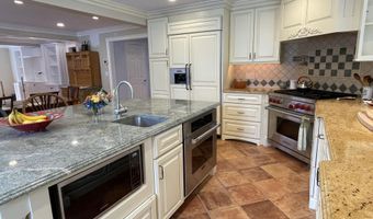 34 Suburban Ave, Cos Cob, CT 06807