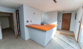 19 Skyline Dr, Adrian, MO 64720