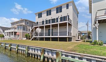 121 Sound Dr, Atlantic Beach, NC 28512