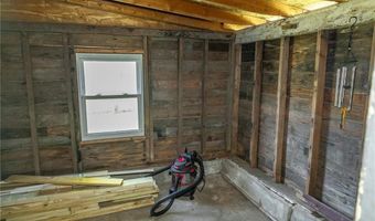 45 Howard St, Austin, IN 47102