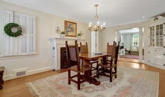 1114 N HARRISON St, Arlington, VA 22205