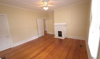 102 Wardlaw St, Abbeville, SC 29620