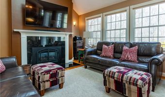 454 N Quidnessett Rd, North Kingstown, RI 02852