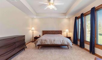 1908 Bent Tree Ct, Auburn, IN 46706