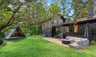 172 26th St, Allegan, MI 49010