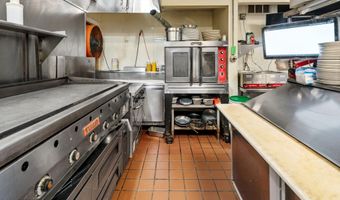 688 E Bay Ave, Barnegat, NJ 08005