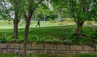 6 Hollyhock Knoll Ct, Bourne, MA 02532