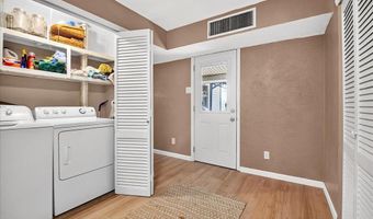 277 Ramsey Ln, Ballwin, MO 63021