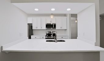 8527 Zephyr Dr, Indianapolis, IN 46217