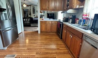 40 Lynn Ln, Big Sandy, TN 28221