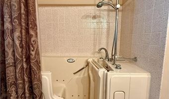 146 Washington Ave, Alden, MN 56009