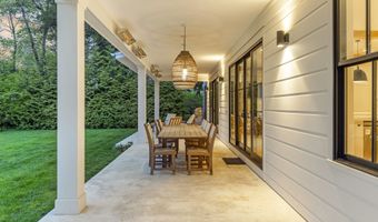 13 Sunswyck Rd, Darien, CT 06820