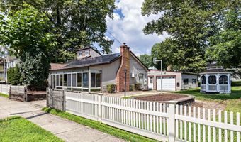 325 ALBANY Ave, Barrington, NJ 08007