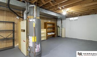 1828 William Dr, Beatrice, NE 68310