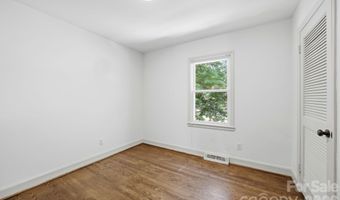 1941 Bentley Pl, Charlotte, NC 28205