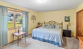 150 Lake Dr E, Annandale, MN 55302
