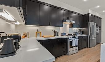 2683 5th St, Alameda, CA 94501