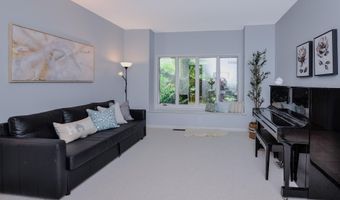 588 Green Rd, Ann Arbor, MI 48105