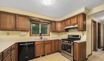 196 Pickerel Lake Rd, Colchester, CT 06415