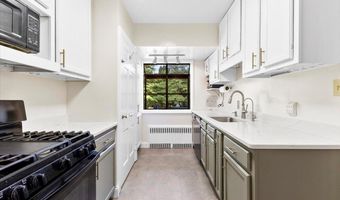 73 Oakwood St, Albany, NY 12208