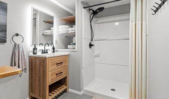 62 Hooksett Rd, Auburn, NH 03032