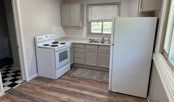 701 Thompson St, Bottineau, ND 58318