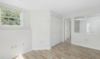 160 Kingston Rd, Exeter, RI 02822