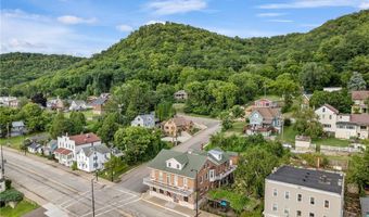 215 N Main St, Alma, WI 54610