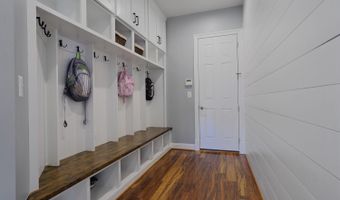 41744 IVY GLEN Ct, Ashburn, VA 20148