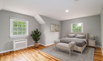 17 Alan Ave, Danbury, CT 06811