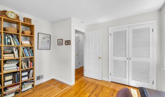 24 Toole Dr, Branford, CT 06405