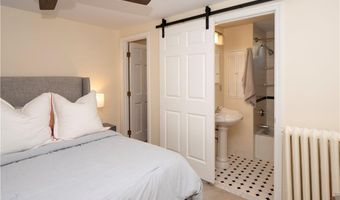 14 Lee Ave, Newport, RI 02840