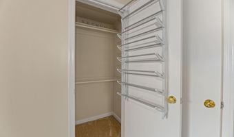 1817 N QUEENS Ln 2-161, Arlington, VA 22201