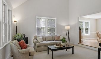 5 Mckinley Dr, Acton, MA 01720