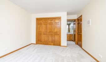 771 E Hickory Ave, Addison, IL 60101