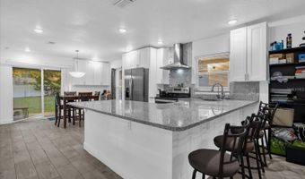 1208 OLD APOPKA Rd, Apopka, FL 32703