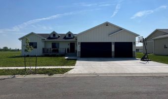 811 S Ibis St, Aberdeen, SD 57401