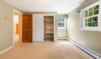 60 Boulder Dr, Auburn, ME 04210