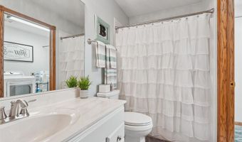 1128 8th St SE, Altoona, IA 50009