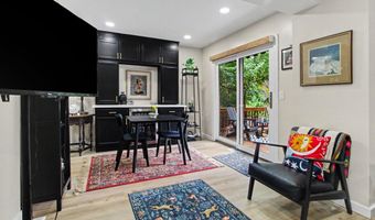592 S 7th St, Ann Arbor, MI 48103
