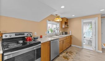 42-44 Oak St, Burlington, VT 05401