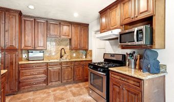 6020 Streamview Dr, La Mesa, CA 92115