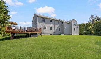 136 Corporate Pl, Middletown, RI 02842