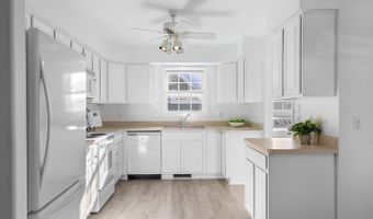 195 LAKESIDE Dr, Lewes, DE 19958