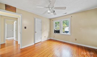 196 Spruce St, Badin, NC 28009