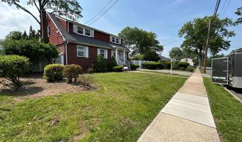 84 N Vivyen St, Bergenfield, NJ 07621