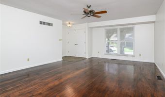 830 Westrun Dr, Ballwin, MO 63021